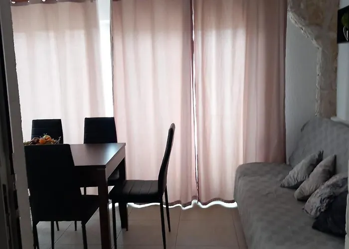 Tudek Apartment *