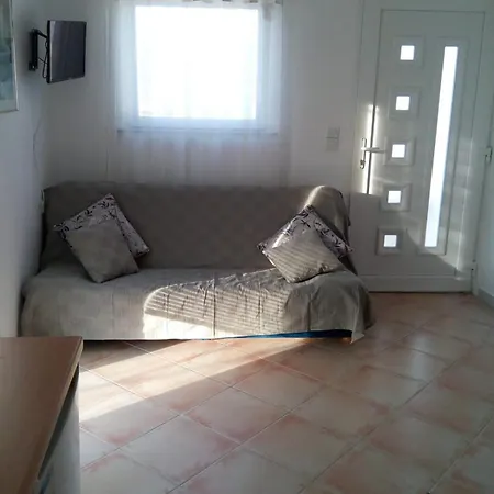 Tudek Apartment Vir